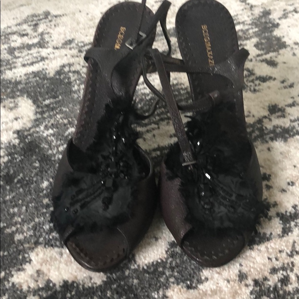 Bcbg chocolate heels with black embroidery